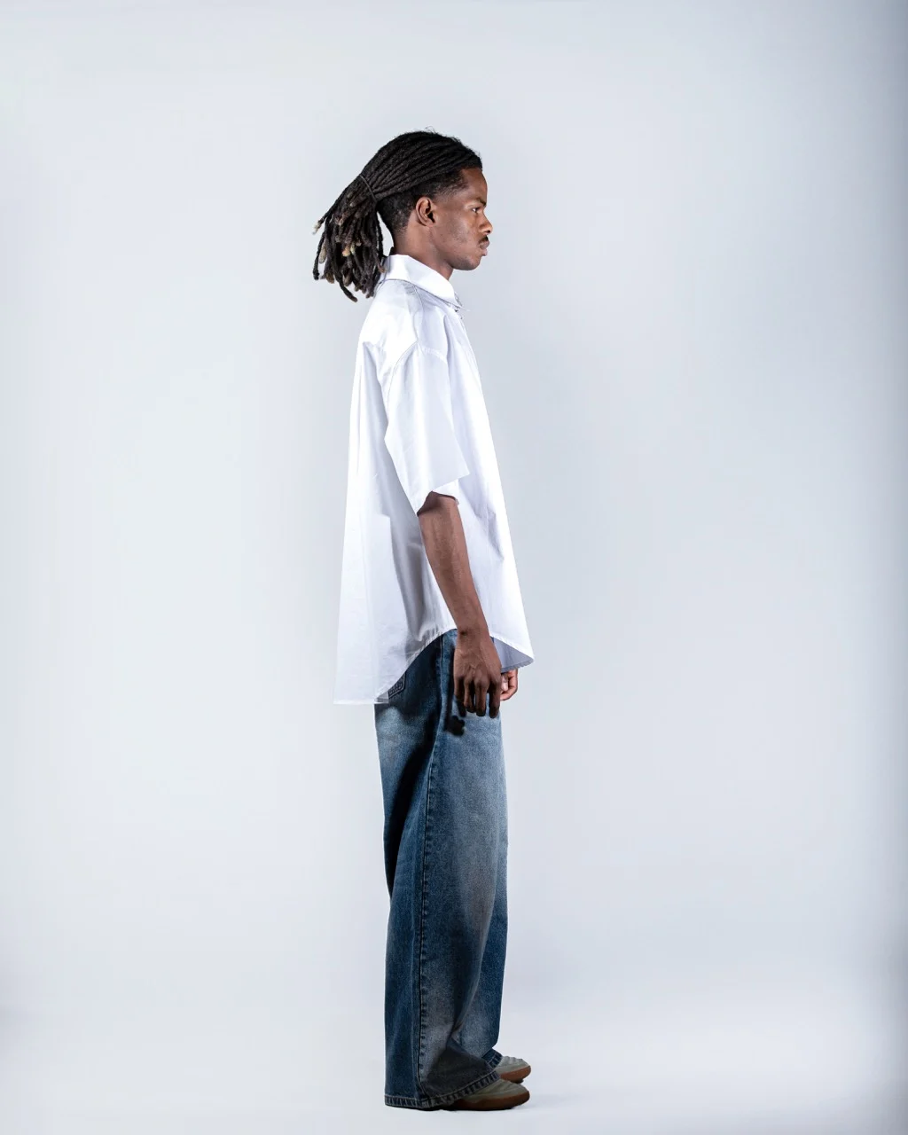 Minimal Face Collar Print White Shirt