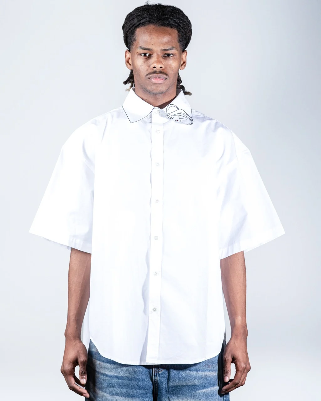 Minimal Face Collar Print White Shirt