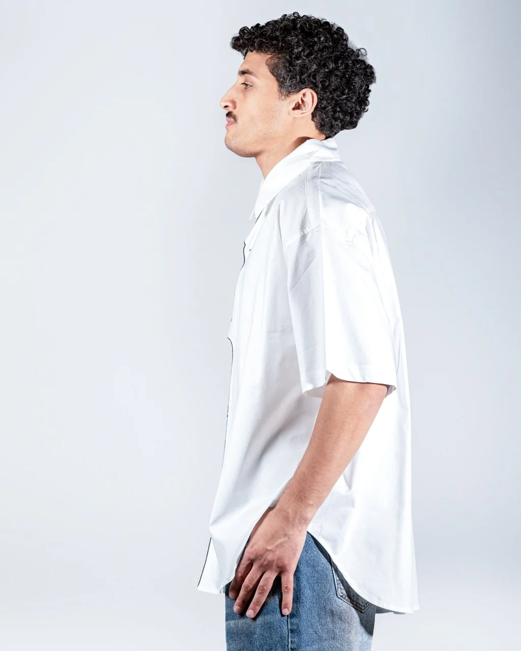 Minimal Face Print t White Shir