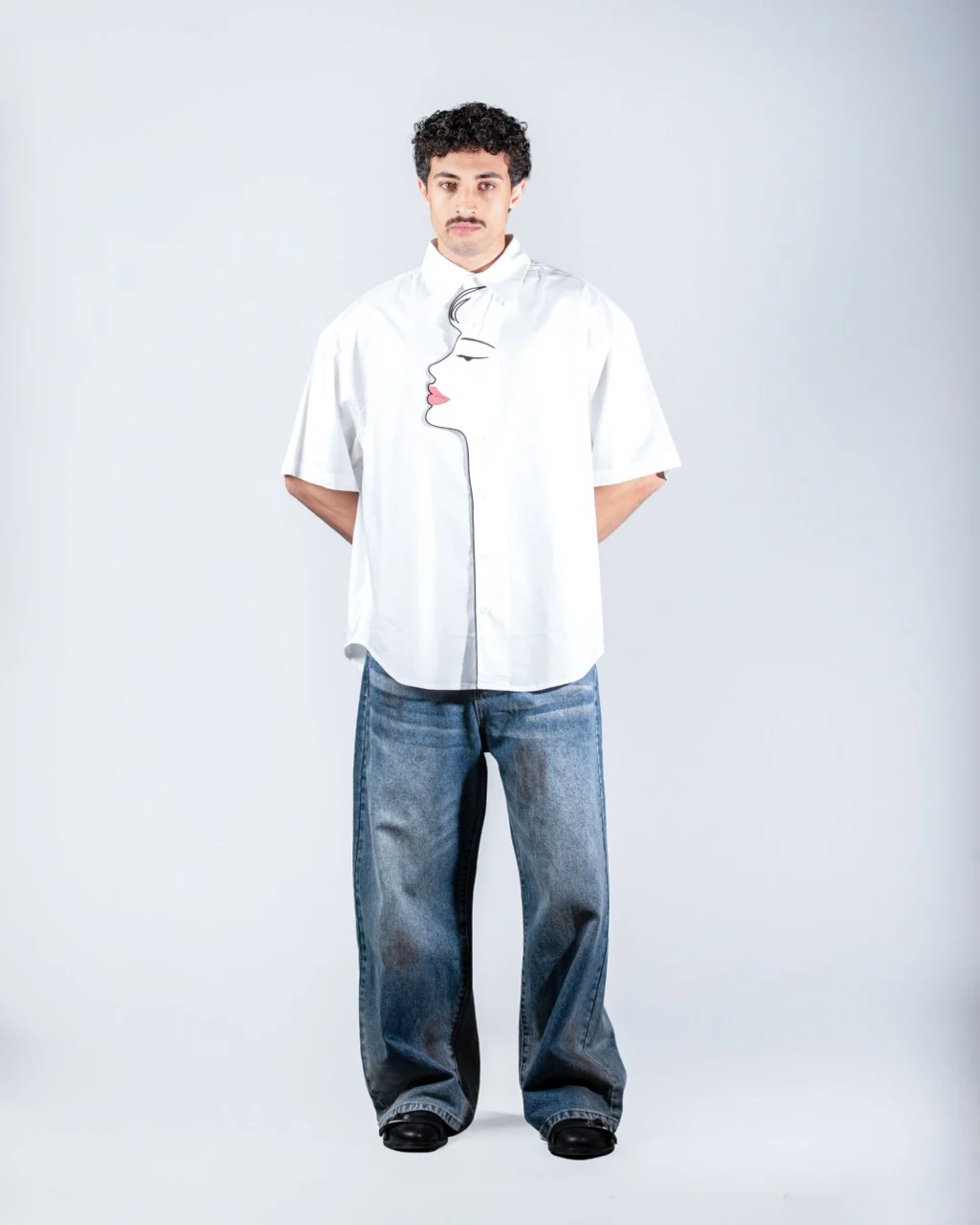 Minimal Face Print t White Shir