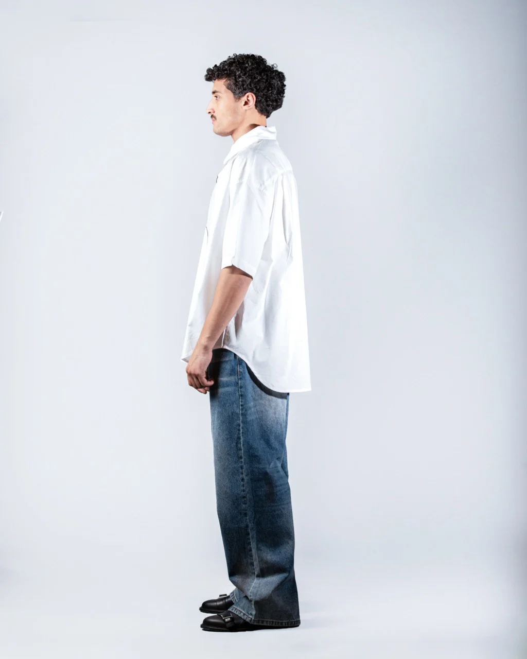 Minimal Face Print t White Shir