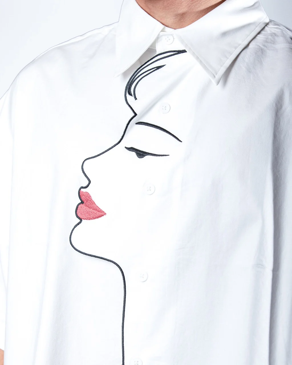Minimal Face Print t White Shir