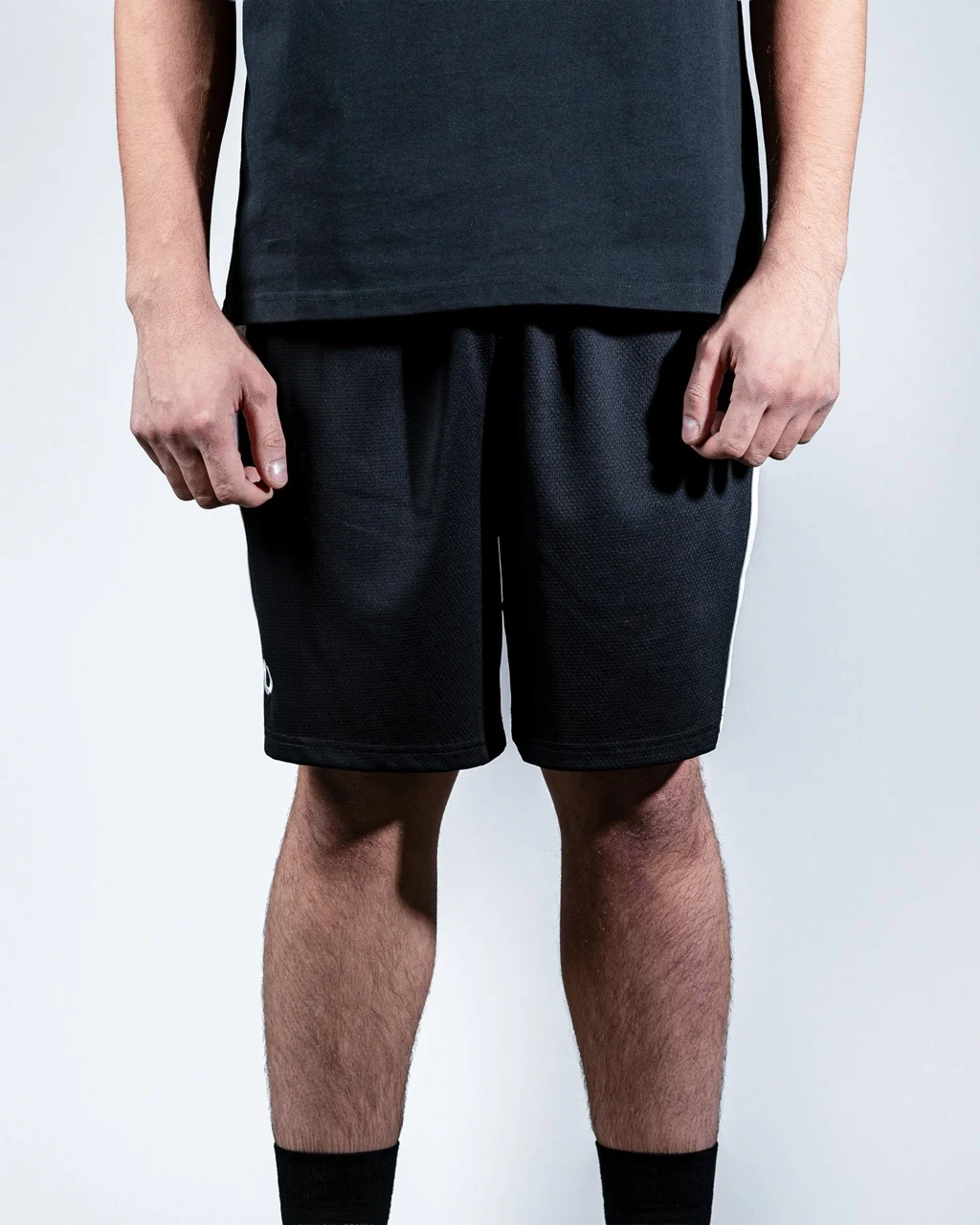 COURT SHORT BLACK/WHITE