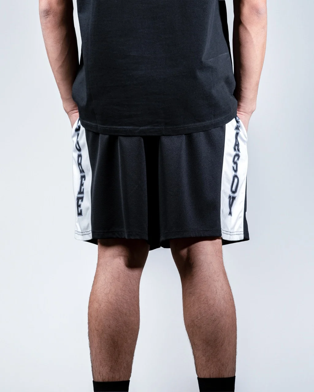 COURT SHORT BLACK/WHITE